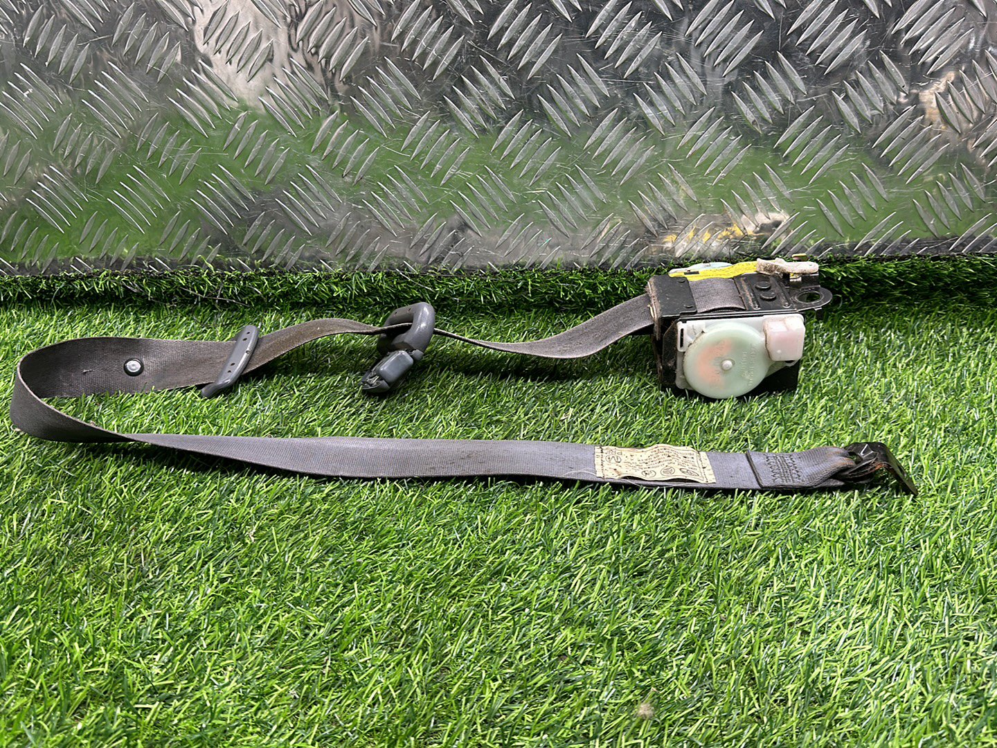 1996 - 2002 Toyota Hilux Surf Right Front Seat Belt TK-AB2-F1535-P