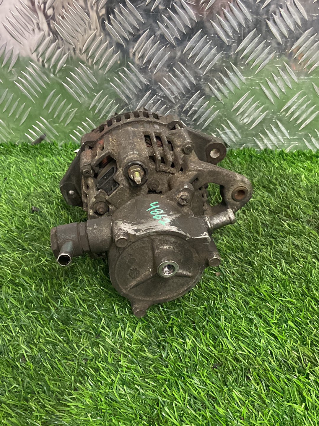 Isuzu Elf Alternator 3.0L  4JH1