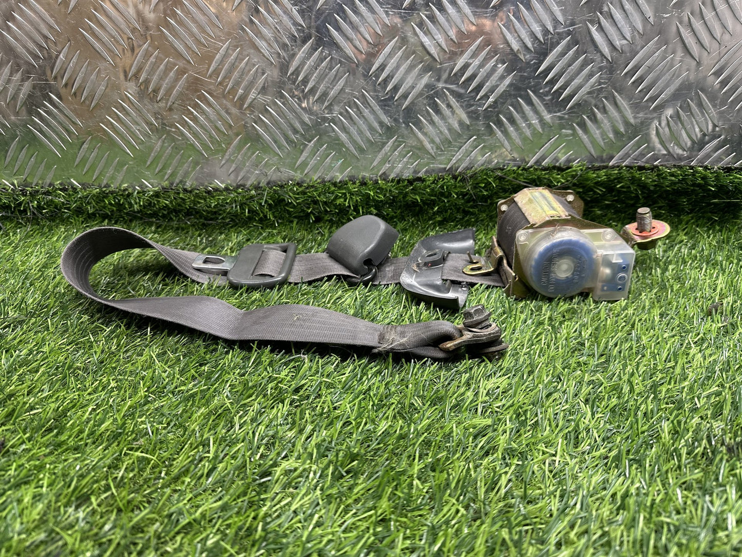 1990-2004 Toyota Hiace H100- Right Front Seat Belt PN: