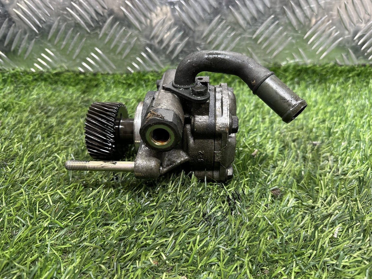 1999-2006 Ford Courier UN- Steering Pump PN: WL-T
