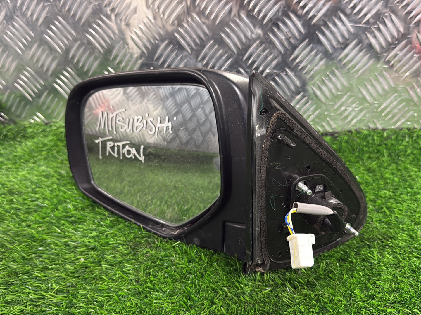 2015 - 2018 Mitsubishi Triton Left Door Mirror 3 Wire