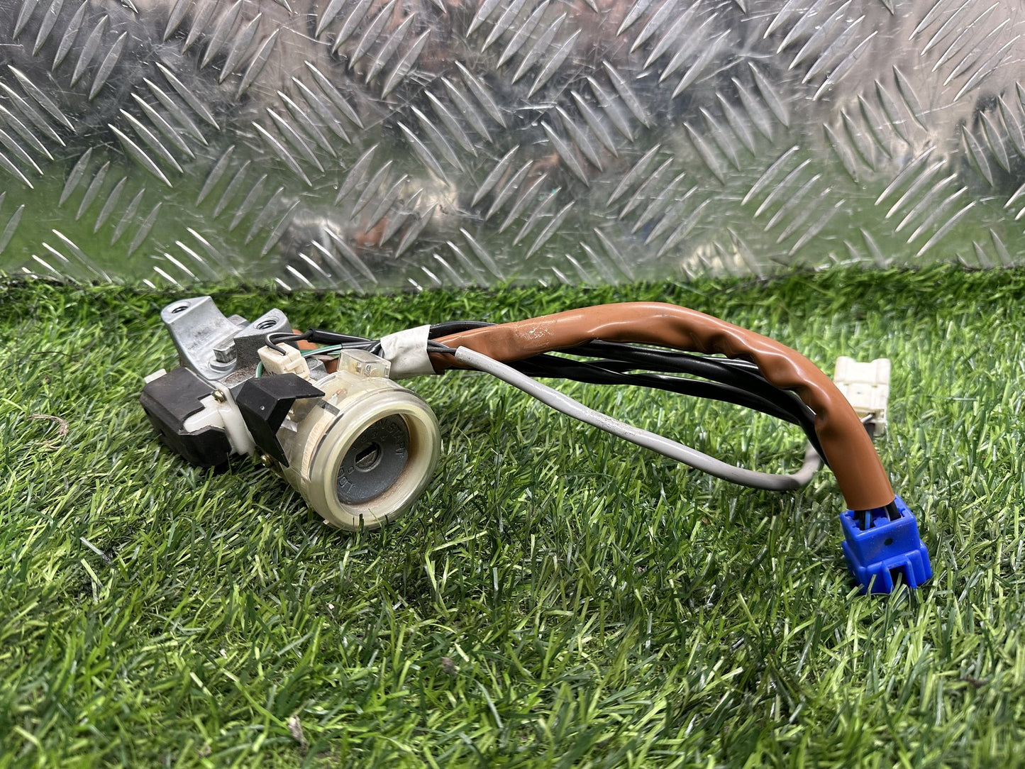 2003-2005 SUBARU Impreza GG- Ignition Switch PN: 882158A000