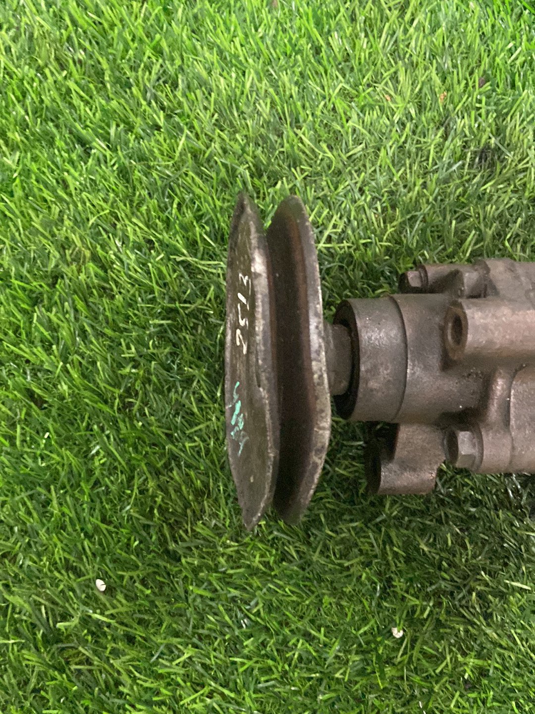 1988 - 1997 Toyota Hilux Steering Pump 2L / 3L