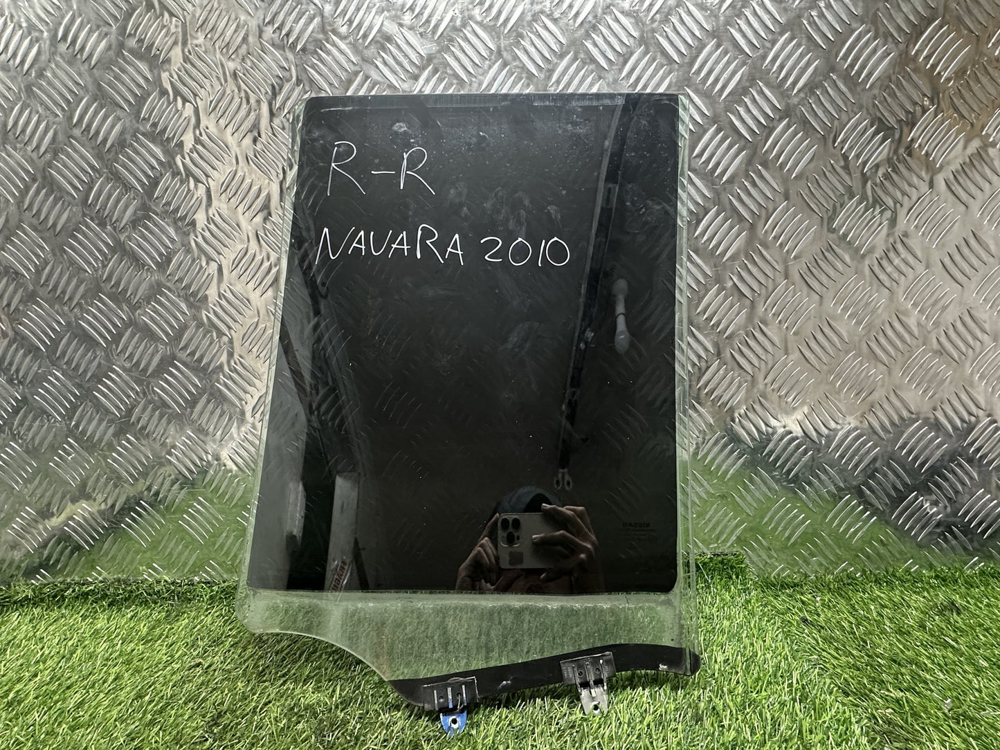 2004-2015 Nissan Navara D40- Right Rear Quarter Door Glass PN: M86