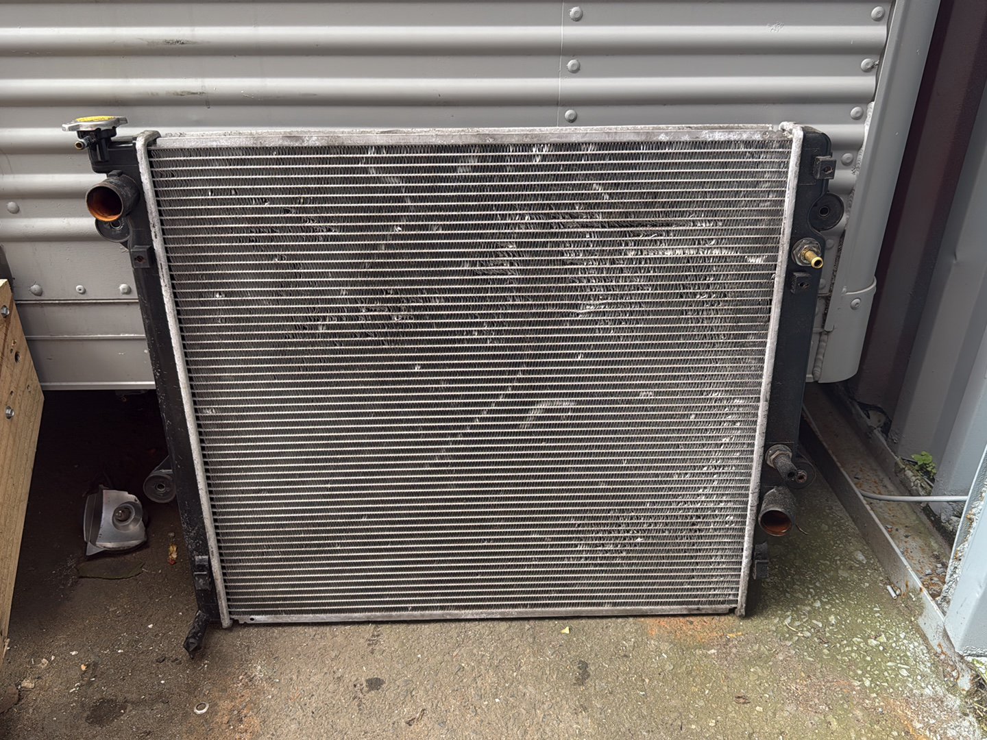 1996-2002 Toyota Land Cruiser Prado 1KZ Automatic Radiator