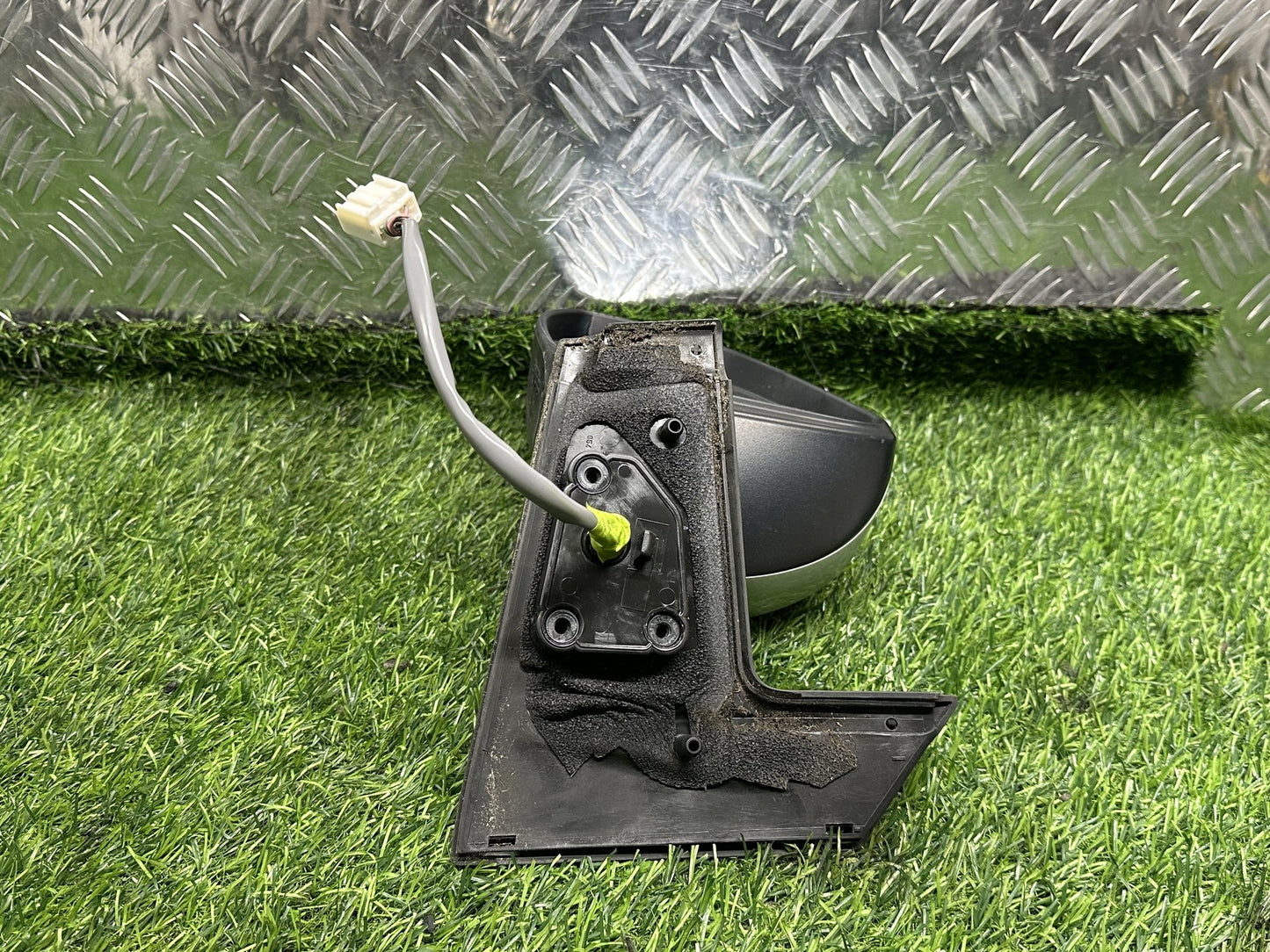 2011-2021 Toyota Aqua- Left Door Mirror PN: 7 WIRE TYPE