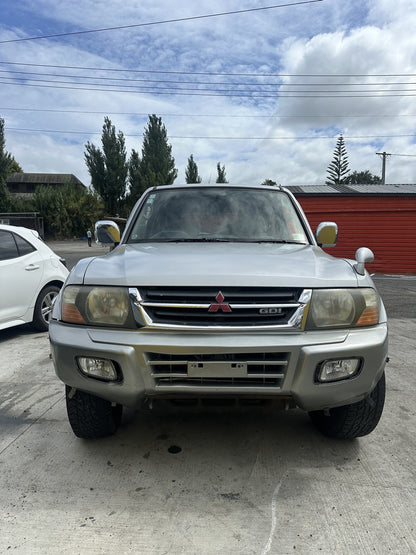 2000 Mitsubishi Pajero 6G74 LP4530 WRECKING FOR PARTS ONLY