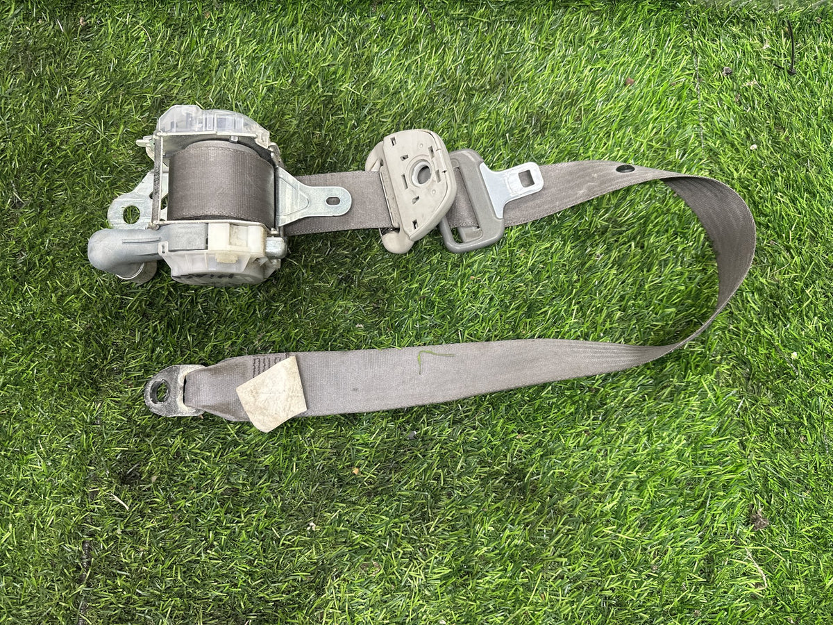 2004-2019 Toyota Hiace H200 - Right Front Seat Belt PN: 7M1470-P WIDE BODY