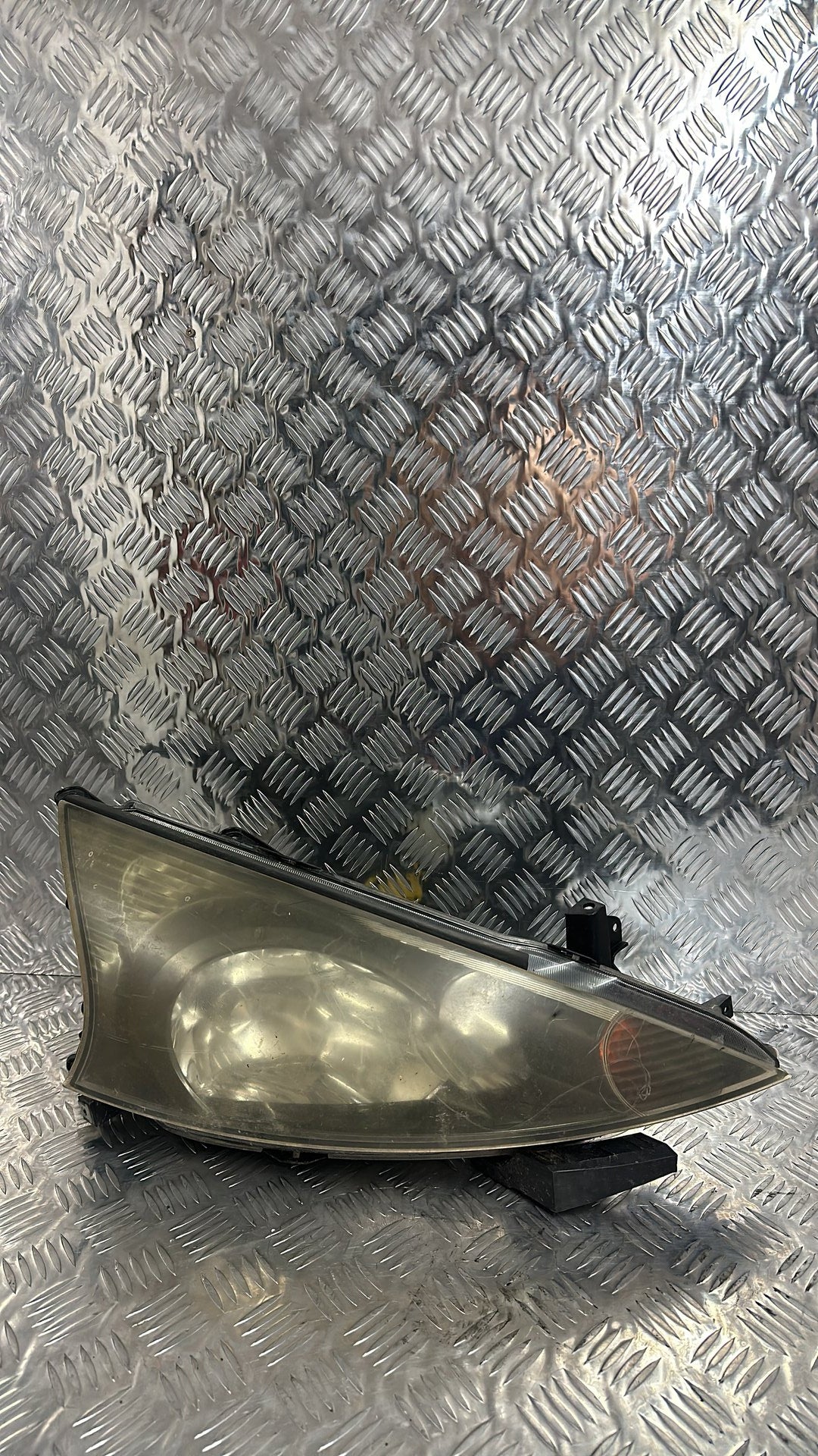 Mitsubishi Grandis Right Headlight 100-87649