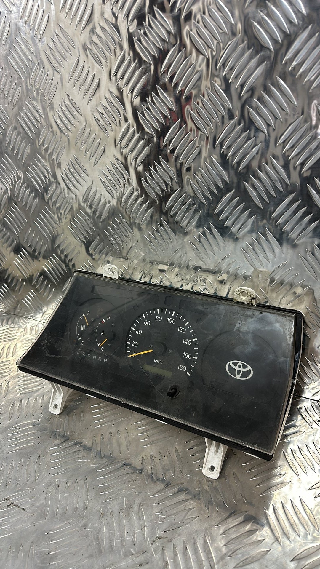 1993-2004 Toyota Hiace Instrument Cluster 83800-26300