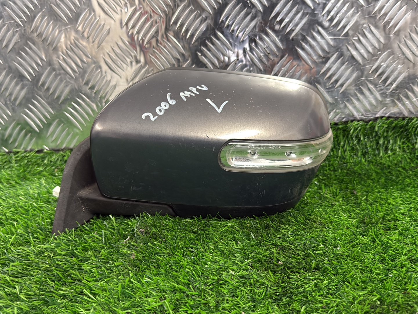 2006 - 2016 Mazda MPV Left Door Mirror 7 WIRES