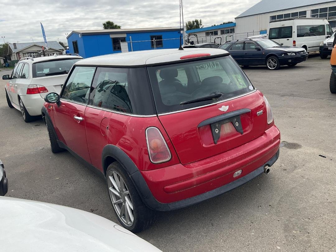 2004 BMW Mini W10B16A WRECKING FOR PARTS ONLY