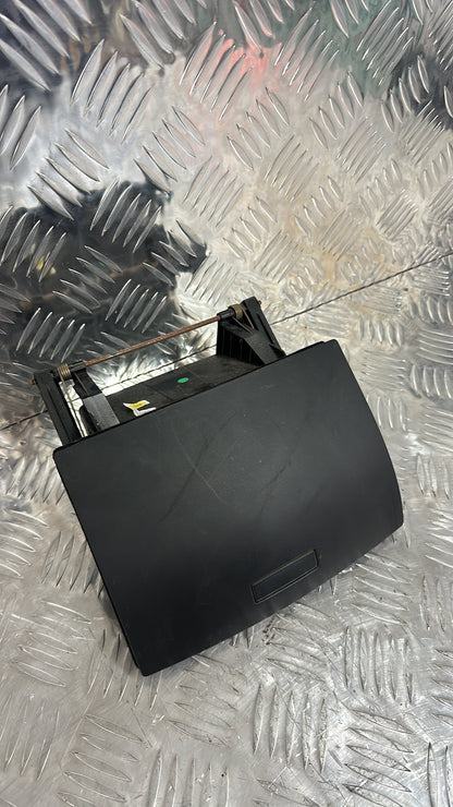 Volkswagen Touareg Dash Compartment 7L6 857 919 D