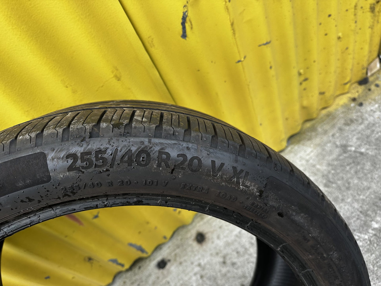 - Tyre PN: 255/40/R20 101V