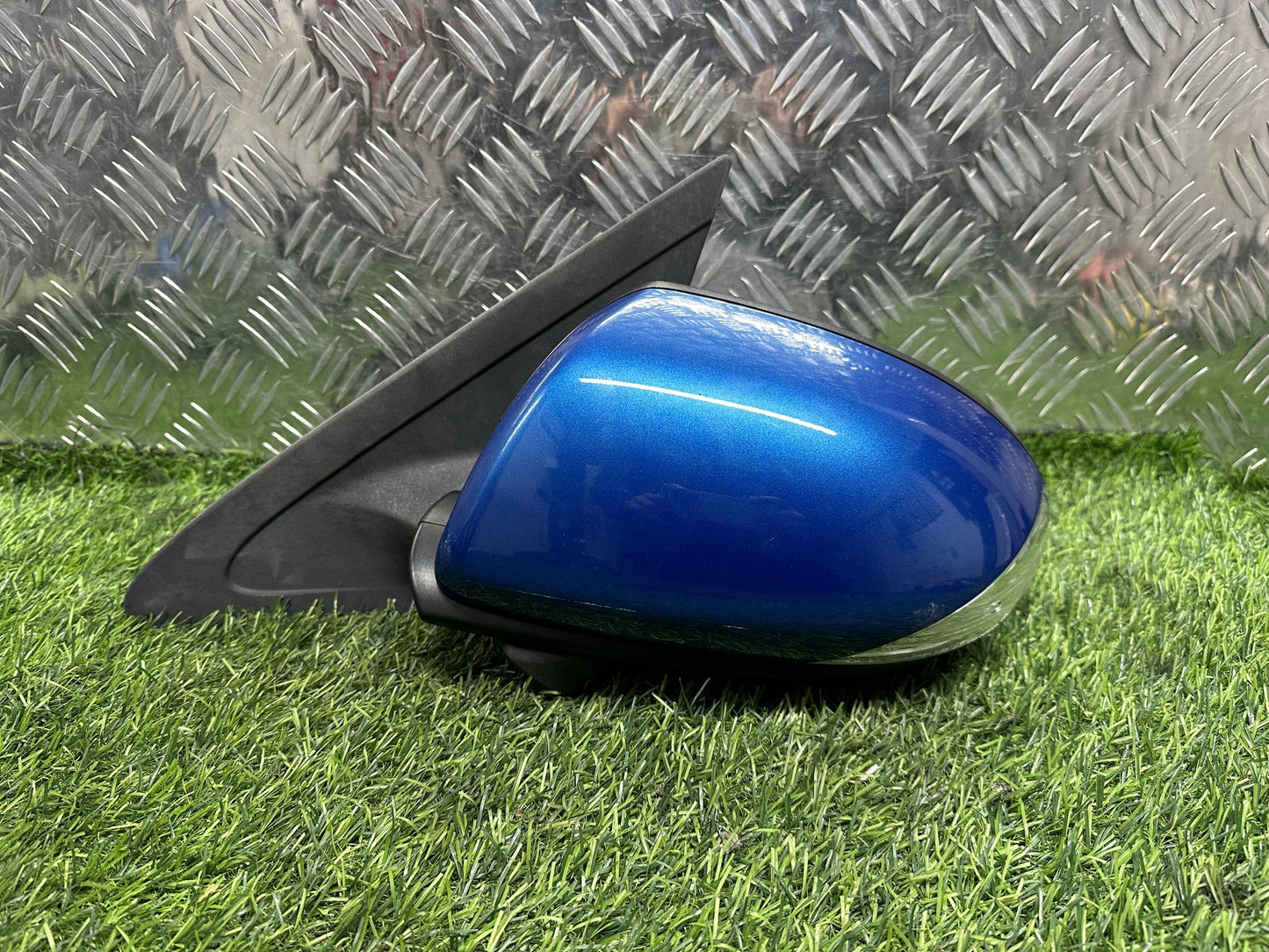 2008-2013 Mazda Axela BL- Left Door Mirror PN: (7+2 WIRE TYPE)