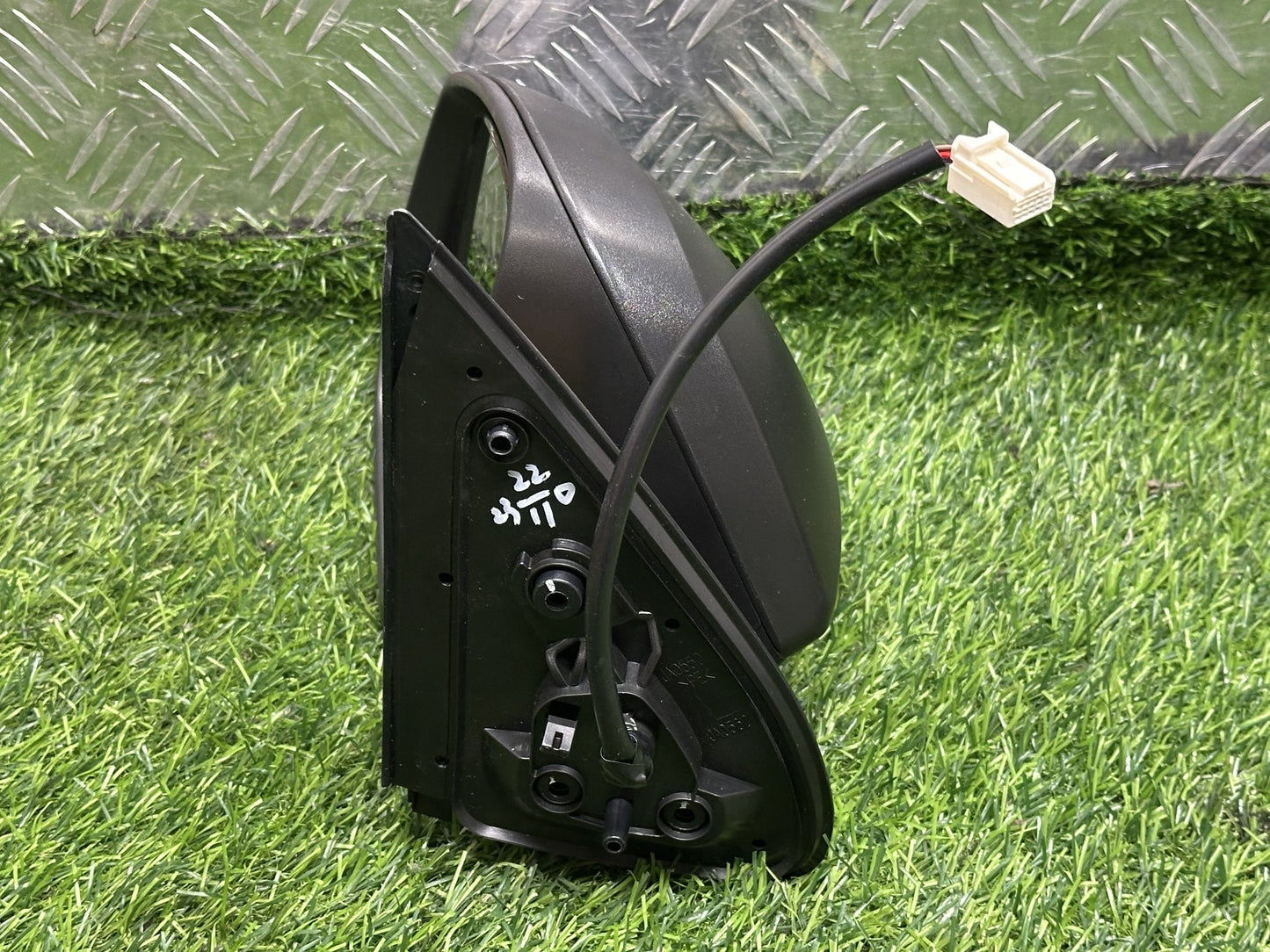 2015-2023 Toyota Hilux- Left Door Mirror PN: 3 WIRE TYPE