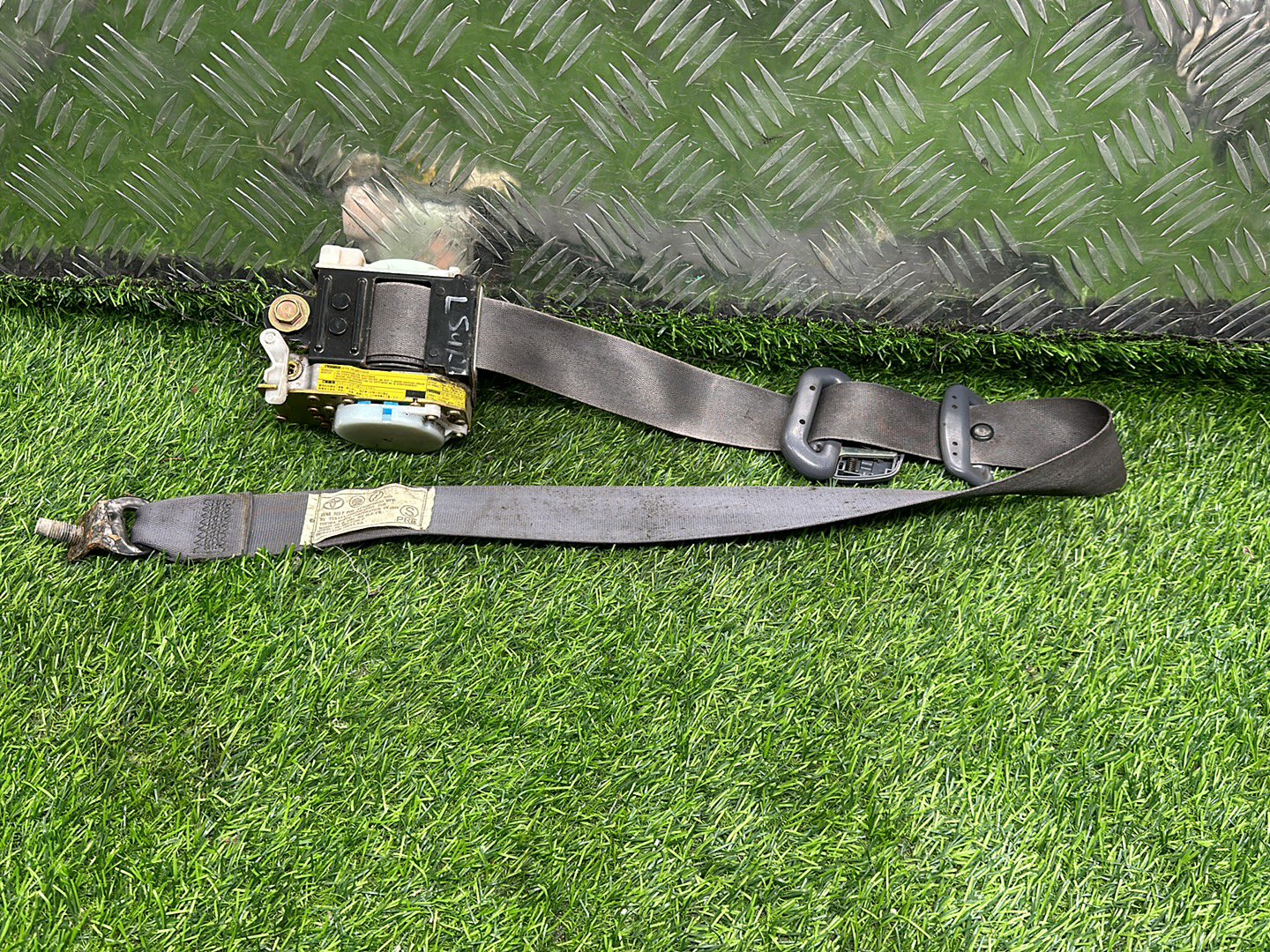 1996 - 2002 Toyota Hilux Surf Left Front Seat Belt TK-AB2-F1556-P