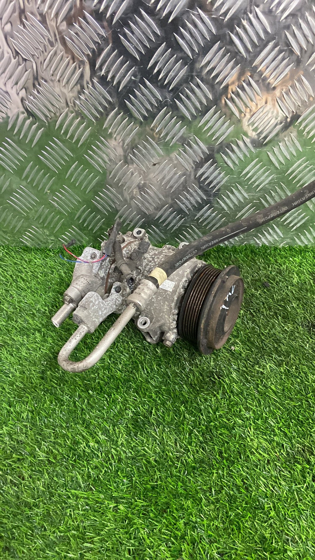 Toyota Noah A/C Compressor 44260-0571