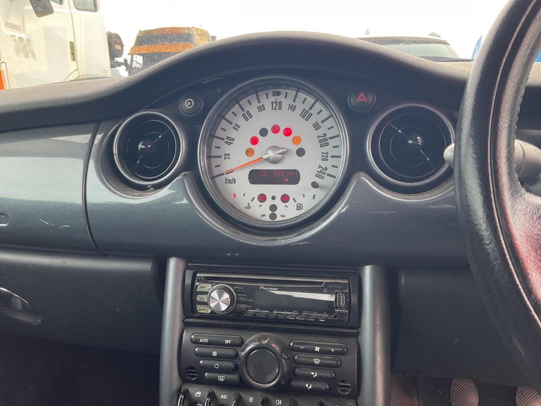 2004 BMW Mini W10B16A WRECKING FOR PARTS ONLY