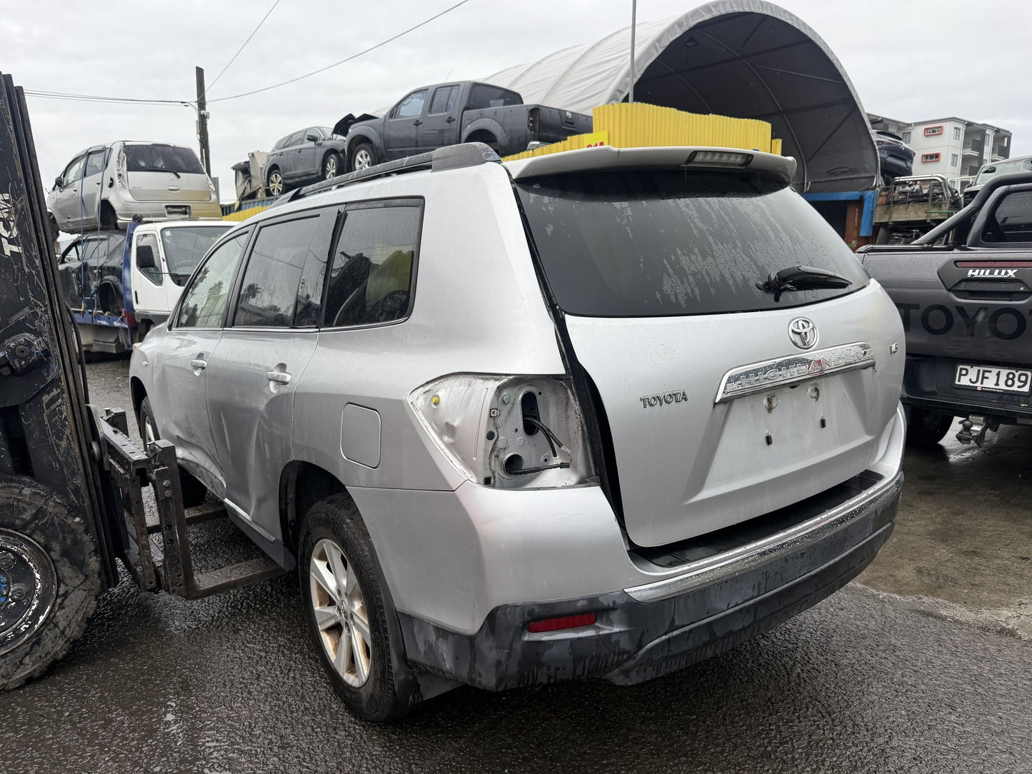 Now Wrecking: 2013 Toyota Highlander(2GR-J822761) – Parts Available