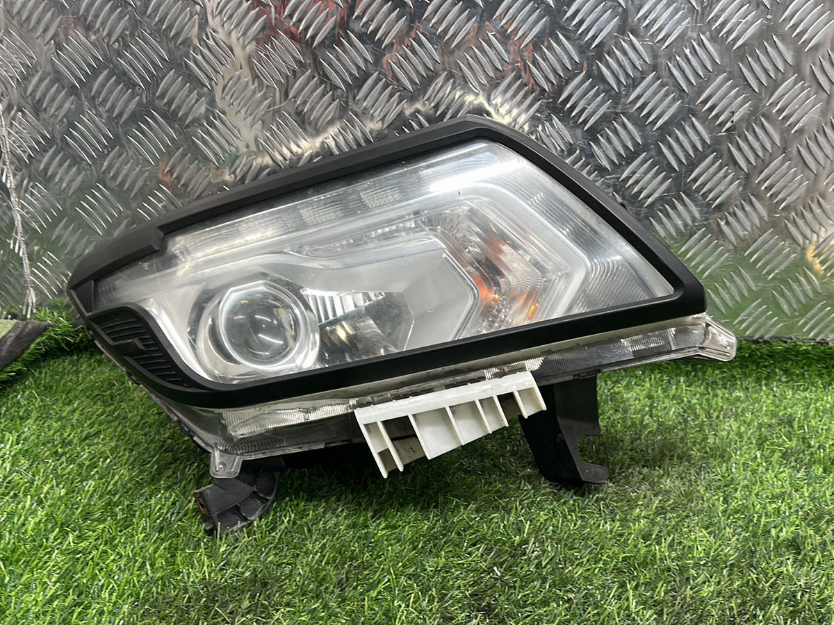 2015-2019 Nissan NP300 Navara D23 - Right Headlight PN: STANLEY 1508
