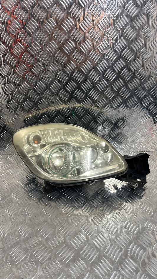 Mazda Verisa- Right Headlight PN: STANLEY P4514