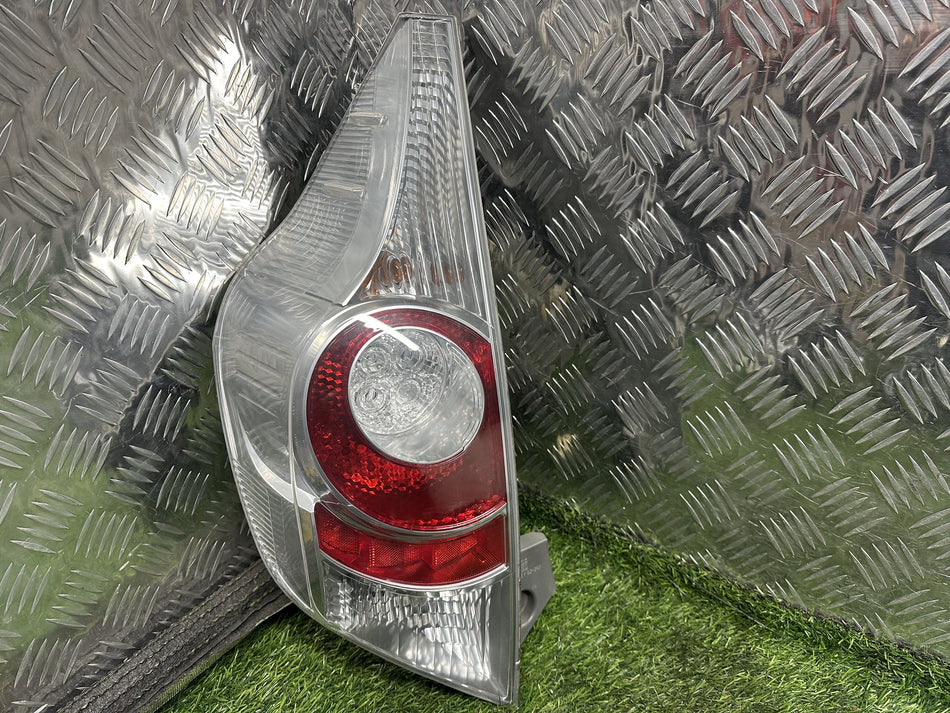 2011-2014 Toyota Aqua NHP10- Left Taillight PN: STANLEY 52-252
