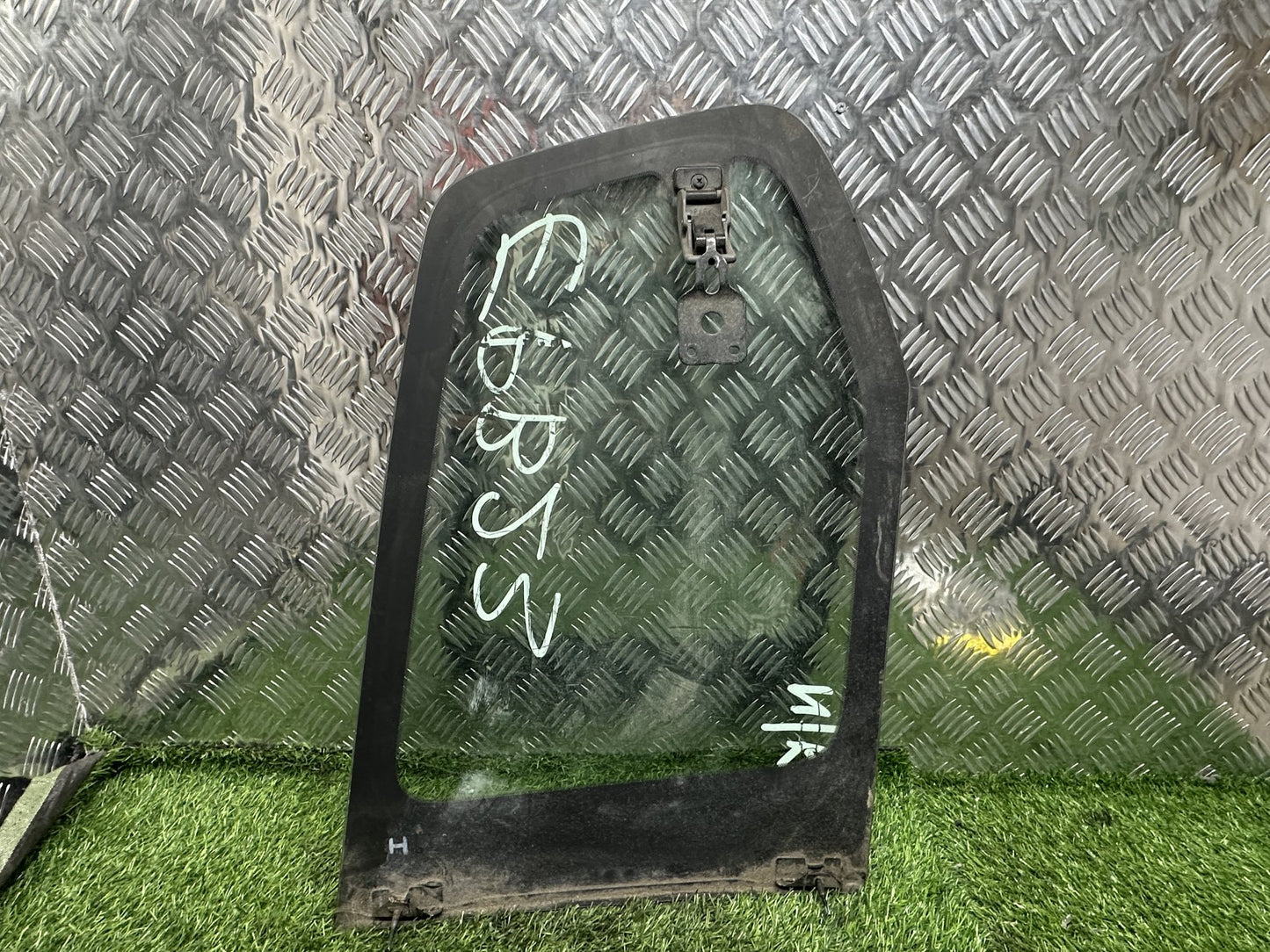 2002-2009 Toyota Land Cruiser Prado- Right Rear Body Glass PN: M2H3