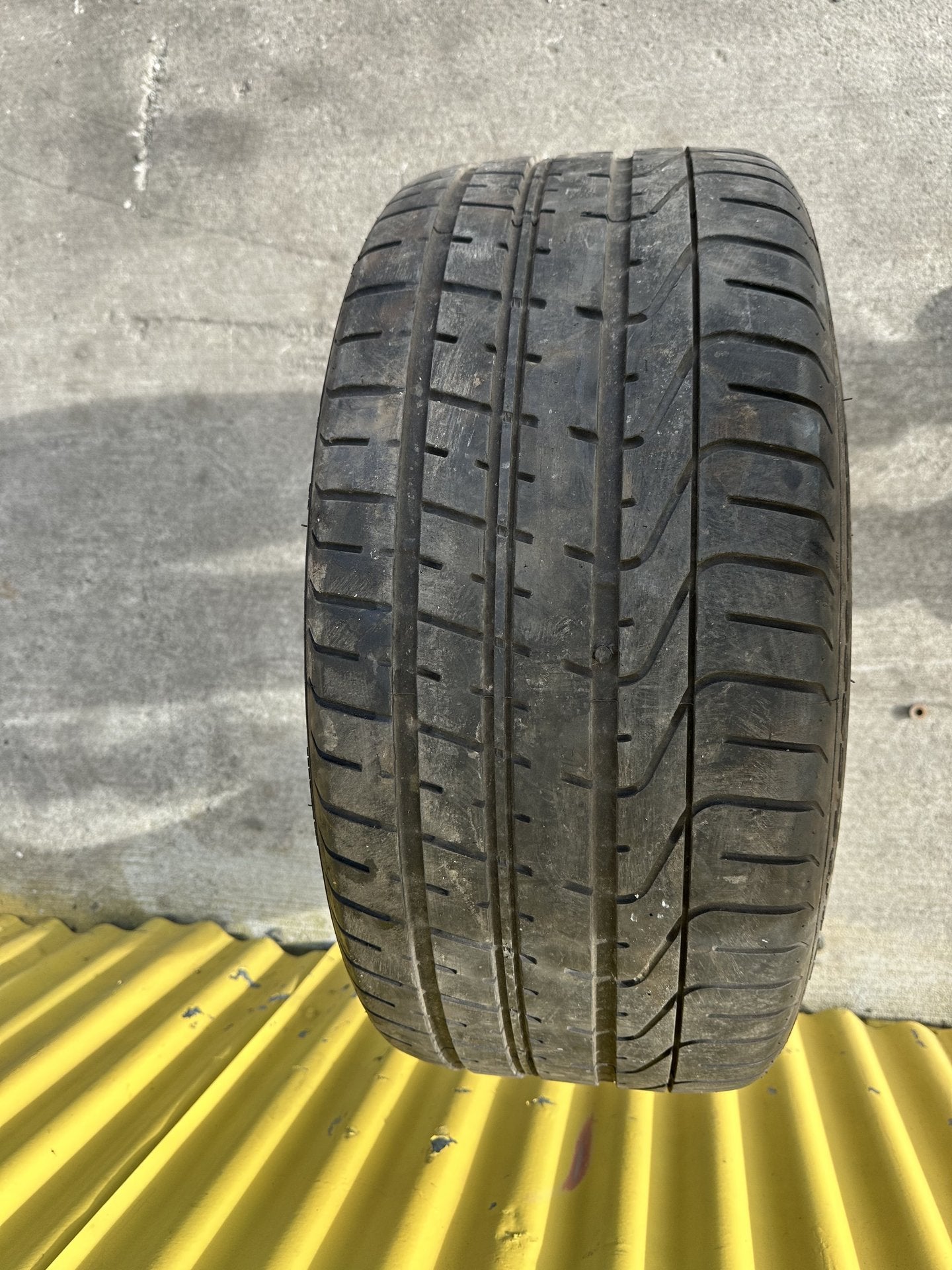 - Tyre PN: 275/35 ZR20 102Y