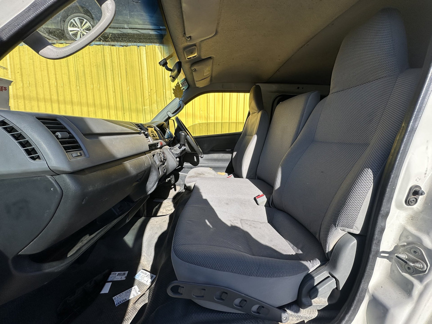 2010 Toyota Hiace Commuter