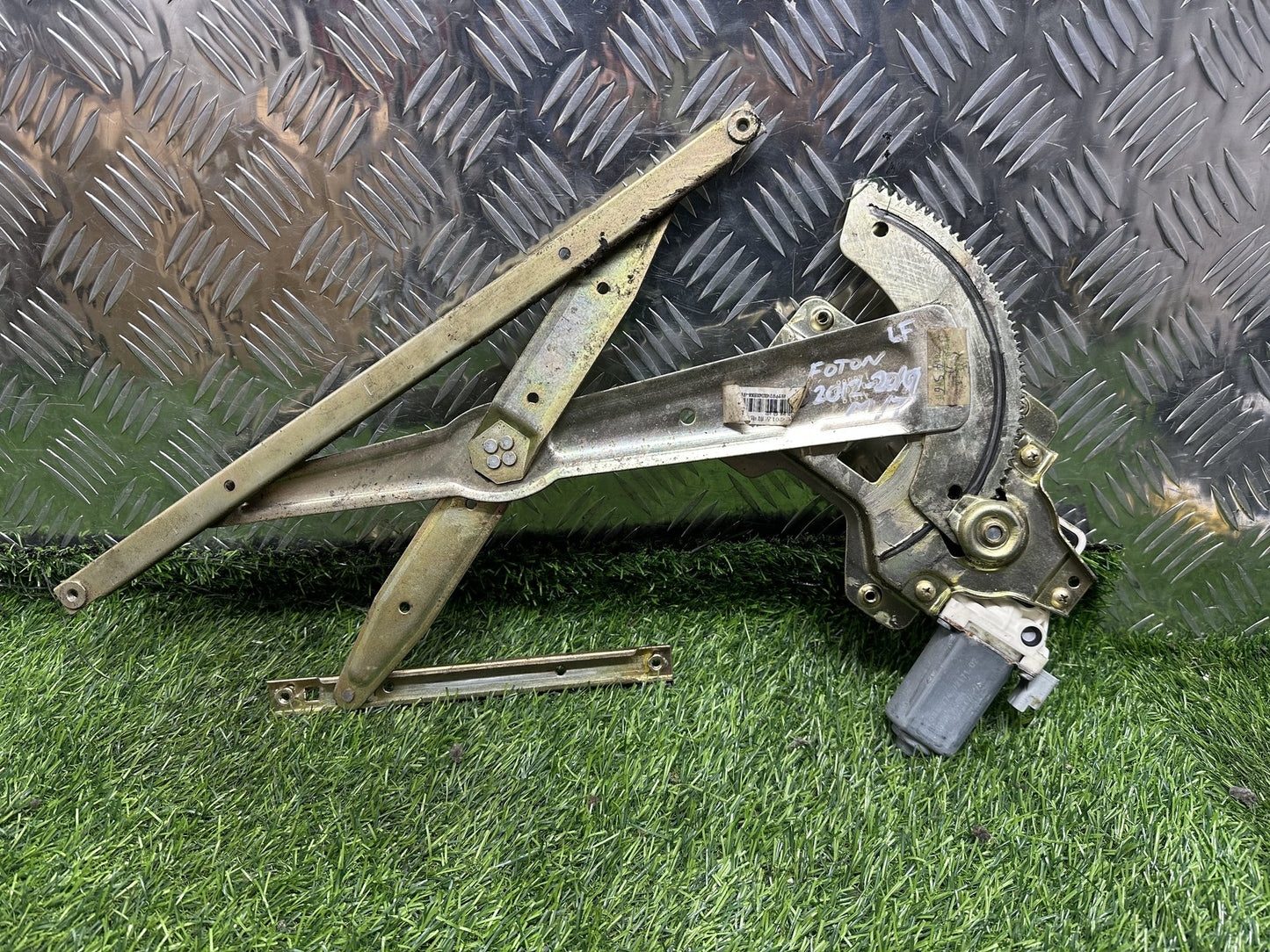 2012-2019 Foton Tunland P201- Left Rear Window Regulator/Motor PN: 2 PIN