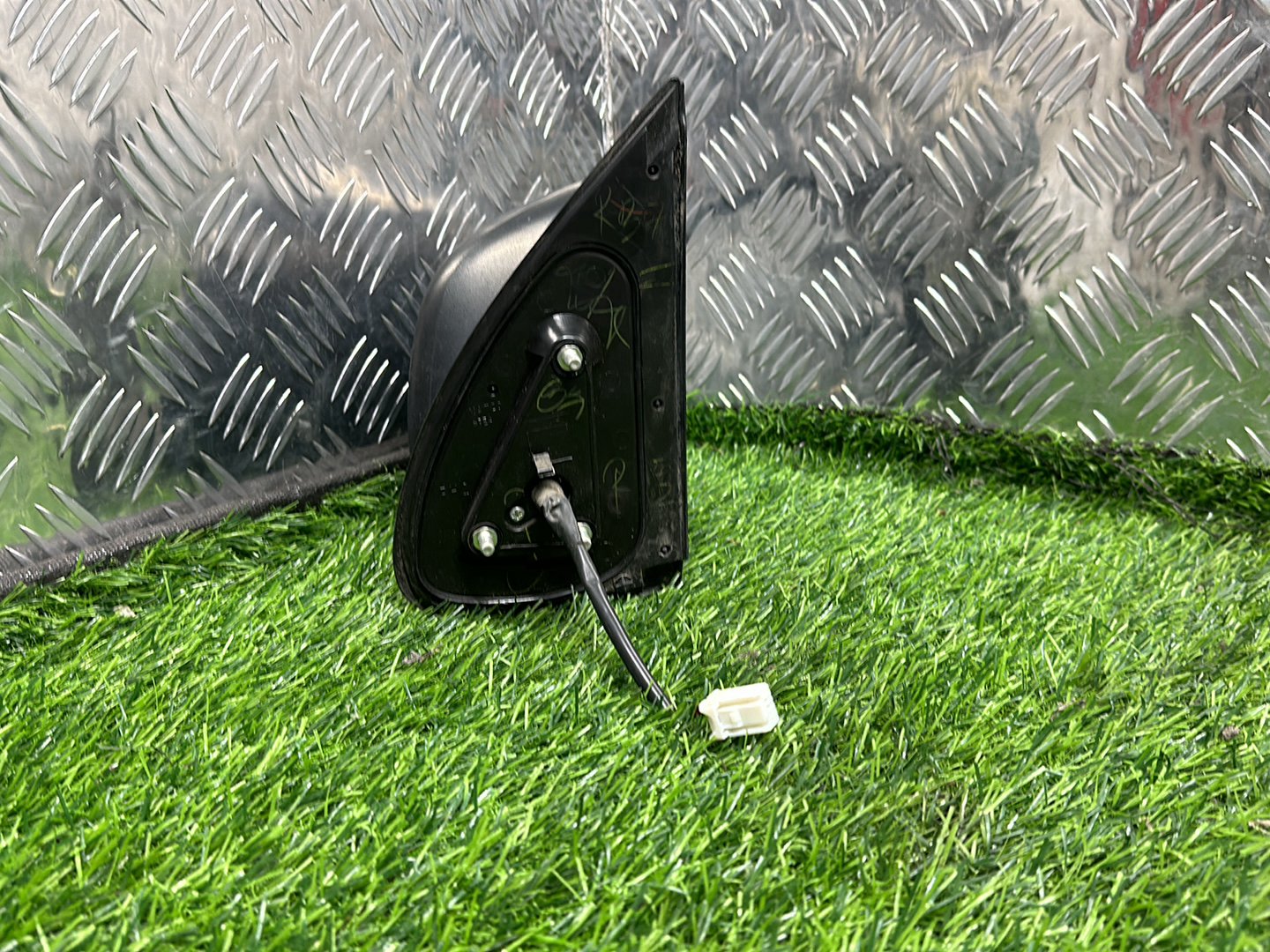 2006 - 2014 Toyota Hilux Right Door Mirror 3 WIRE TYPE