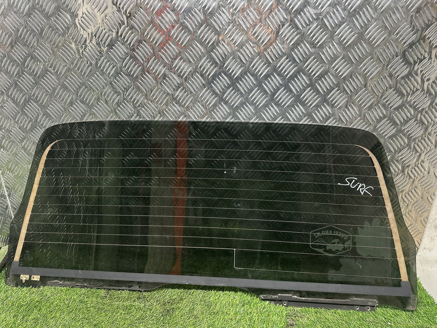 1990-1995 Toyota Hilux Surf- Rear Tailgate Glass PN: M1235