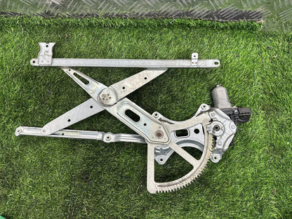 2004-2019 Toyota Hiace H200 - Right Front Window Regulator/Motor PN: 6 PIN