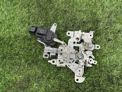 2004-2019 Toyota Hiace H200 - Right Rear Lock Actuator PN: 2 PIN