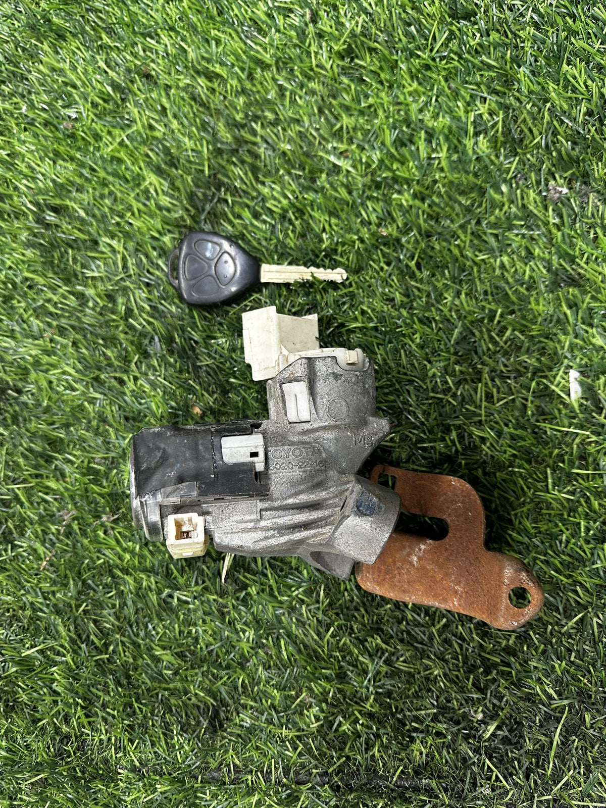 Toyota Mark X - Ignition With Key PN: 450202216