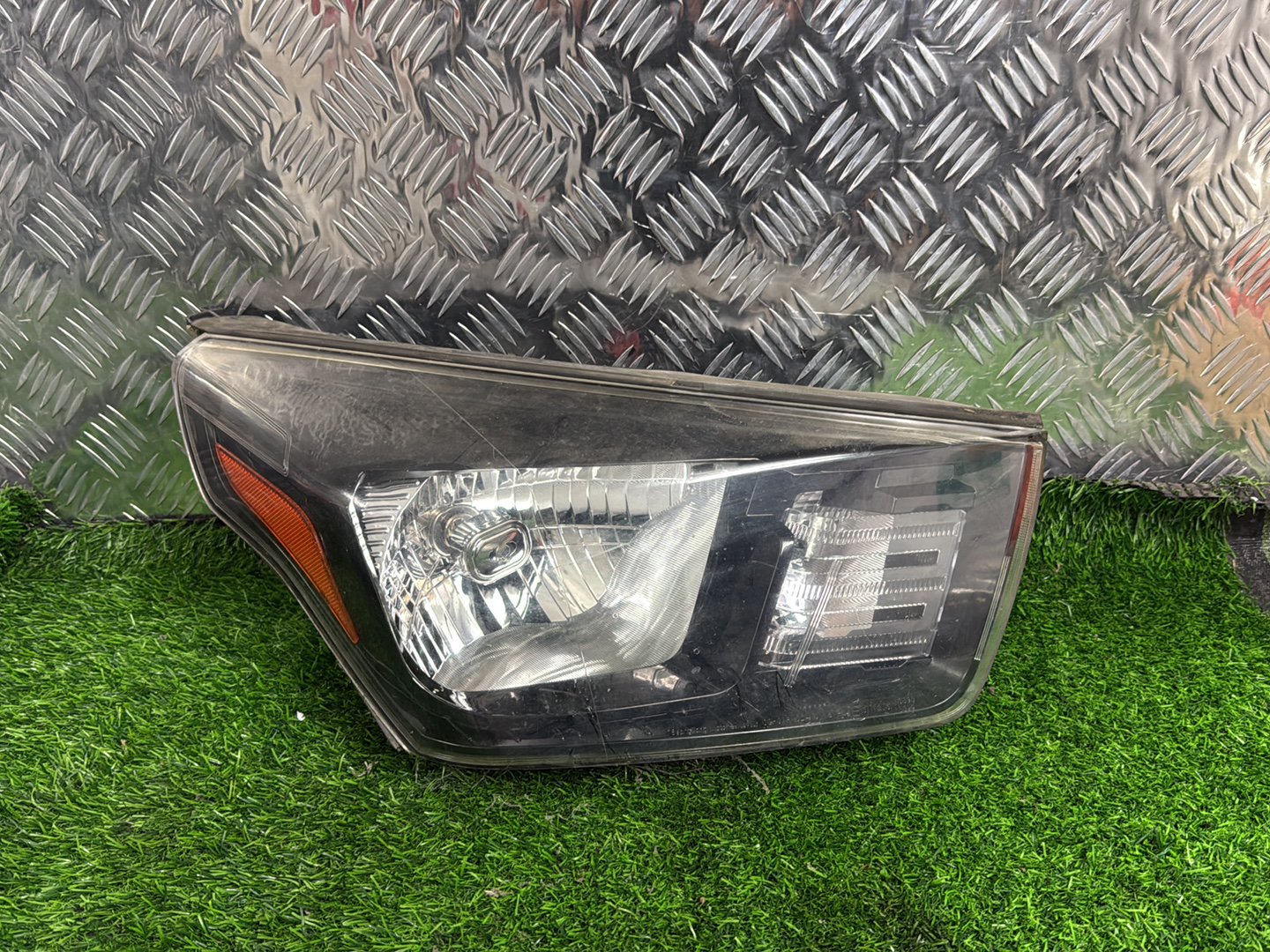 2012 - 2017 SsangYong Rexton Right Headlight 83102-325