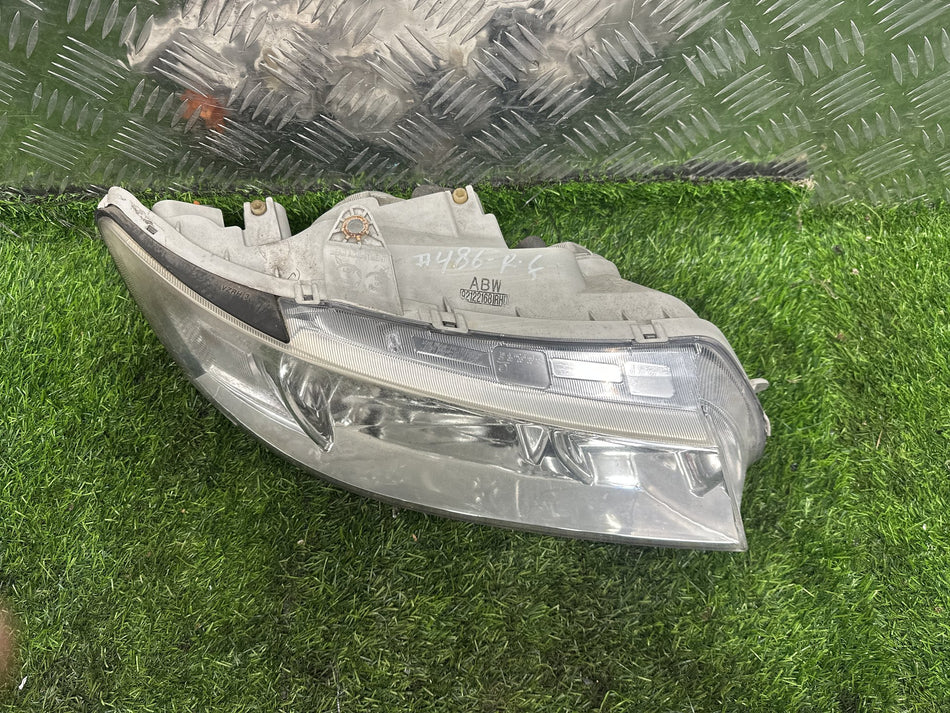 2006 Holden Commodore VZ - Right Headlight PN: 92122168