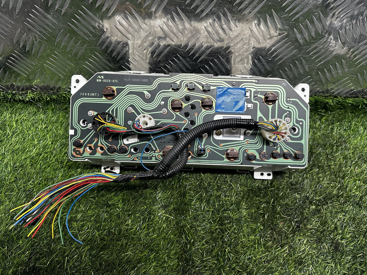 1999-2013 Mitsubishi L300 P0*W - Instrument Cluster PN: 251079Kms