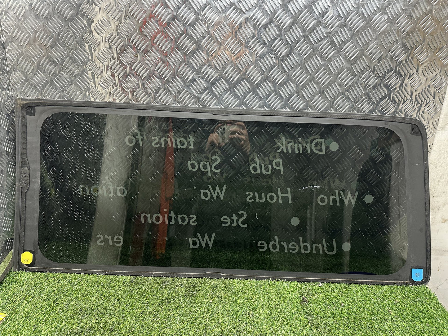 2004-2019 Toyota Hiace H200- Right Rear Body Glass PN: M2H3