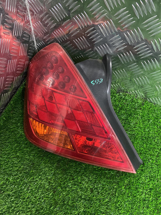 2004-2009 Nissan Teana I J31- Left Taillight PN: LED TYPE