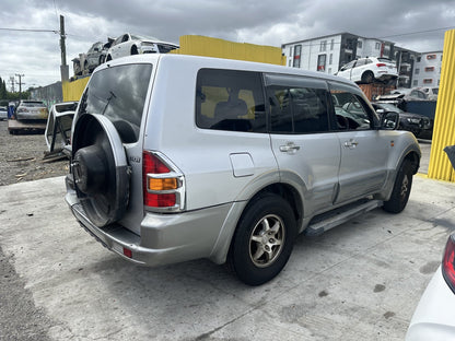 2000 Mitsubishi Pajero 6G74 LP4530 WRECKING FOR PARTS ONLY