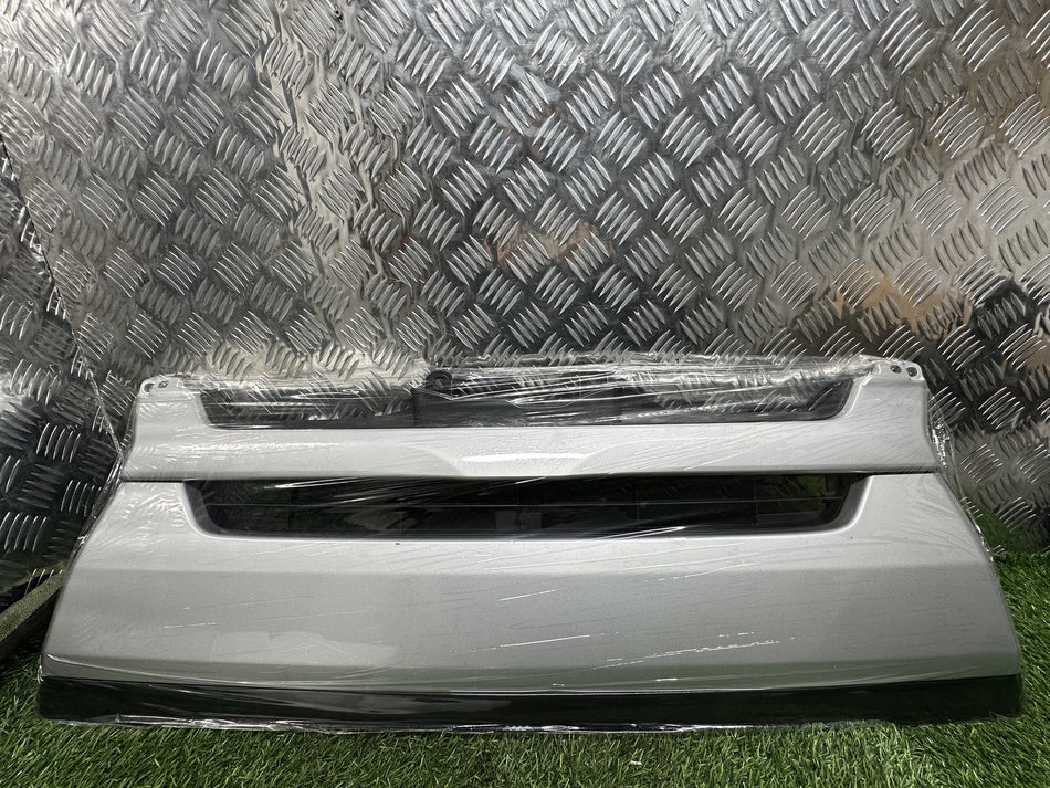 2010-2014 Toyota Hiace H200- Grille PN: BRAND NEW