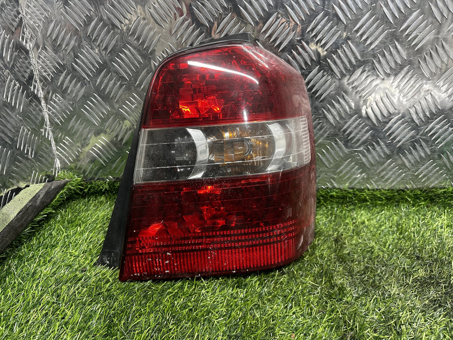 2001-2007 Toyota Highlander U20 - Right Taillight PN: KOITO 48-54