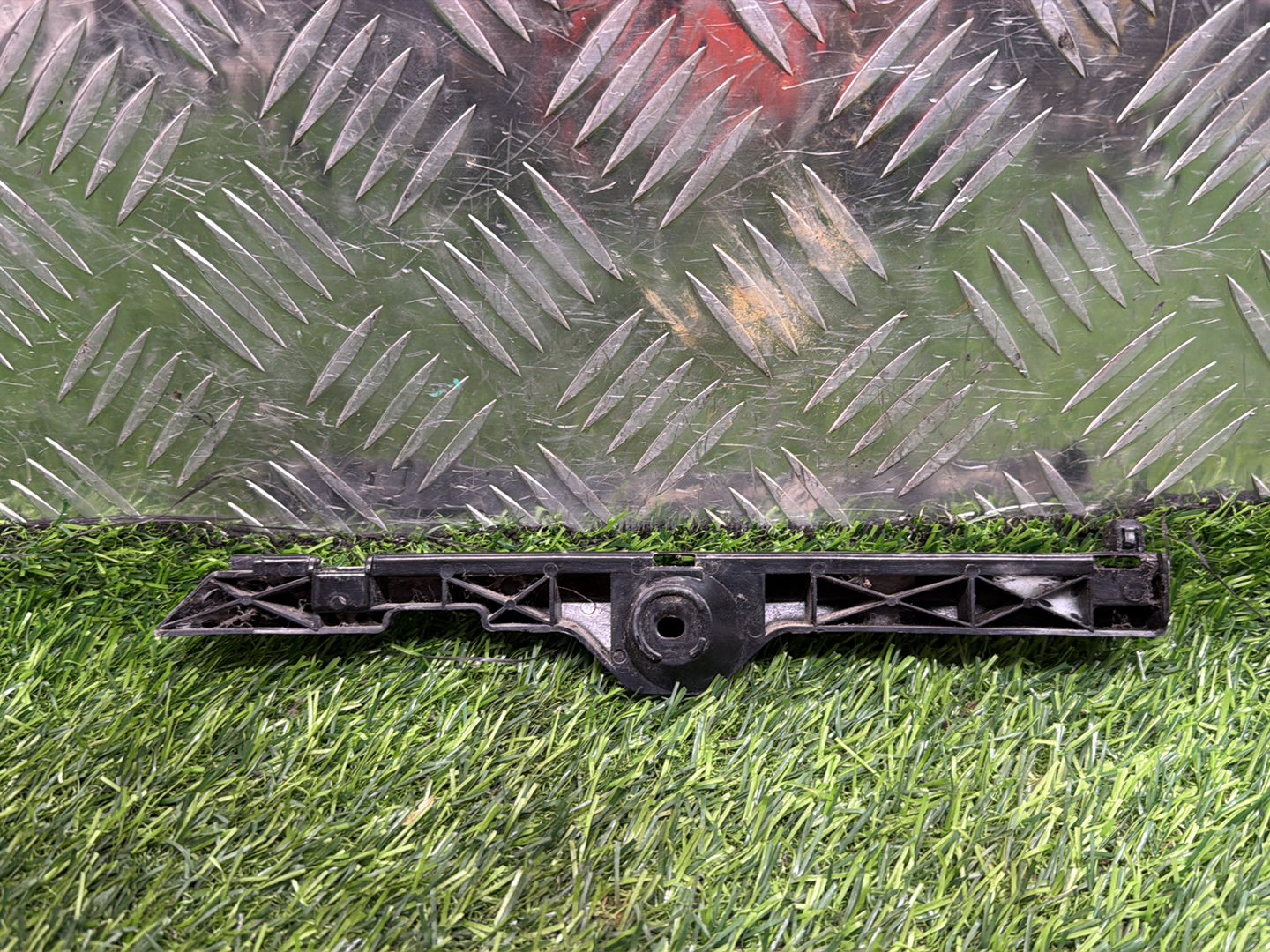 2004 - 2011 Toyota Hilux Vigo Front Bumper Retainer 52115-0K011