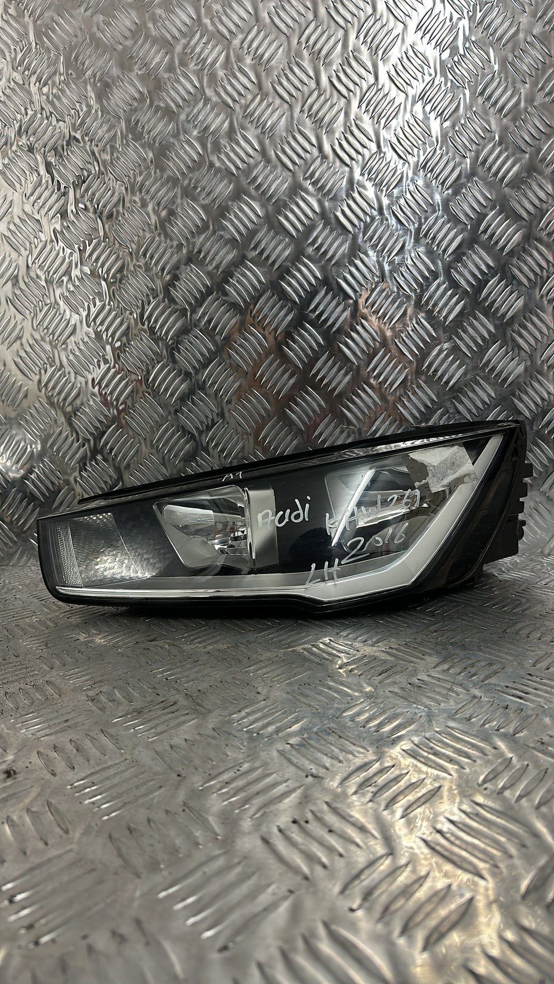 2015-2019 Audi A1 8X1- Left Headlight PN: 8XA 941 003 A