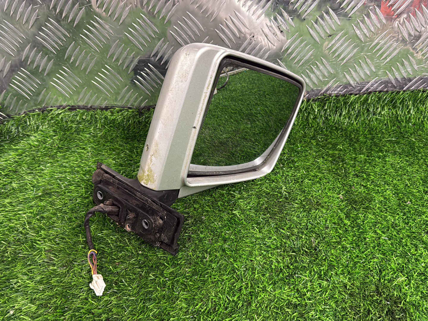 1997 - 2002 Nissan Elgrand Right Door Mirror 5 Wire