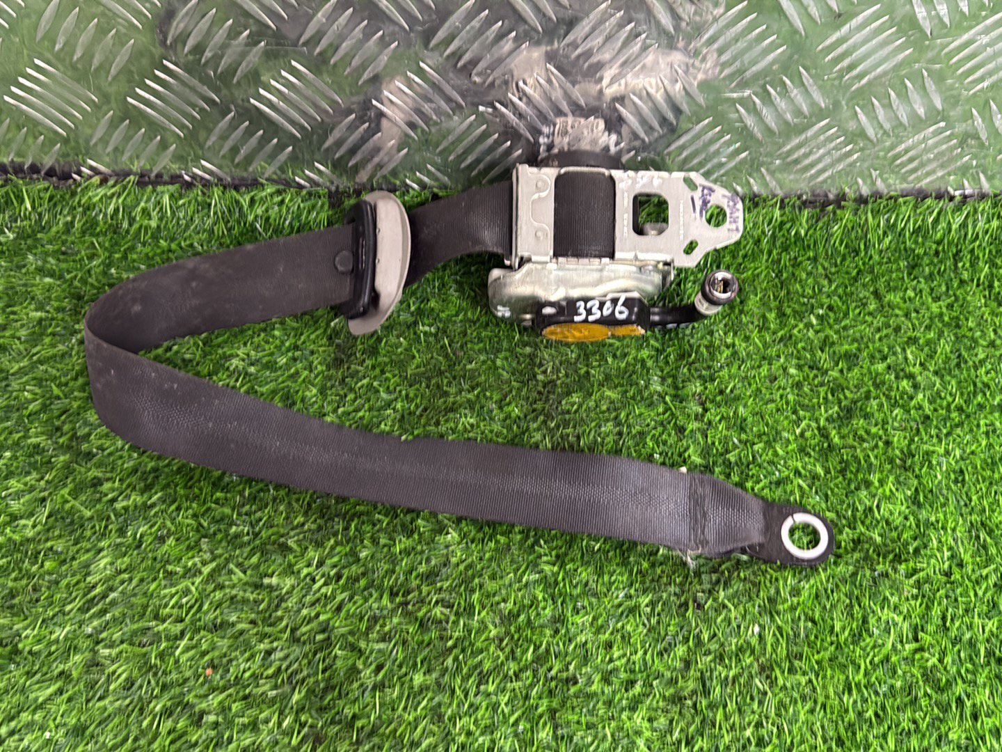 2012 - 2015 Toyota Camry Left Front Seat Belt 6201321-P