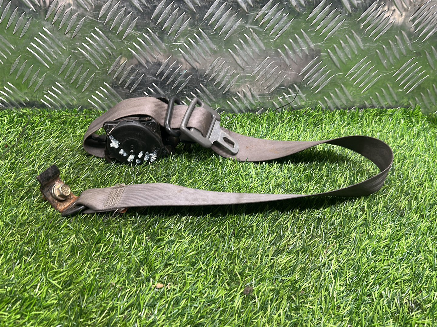 1997-2005 Toyota Hilux N160- Right Front Seat Belt PN: TK-526-EF371