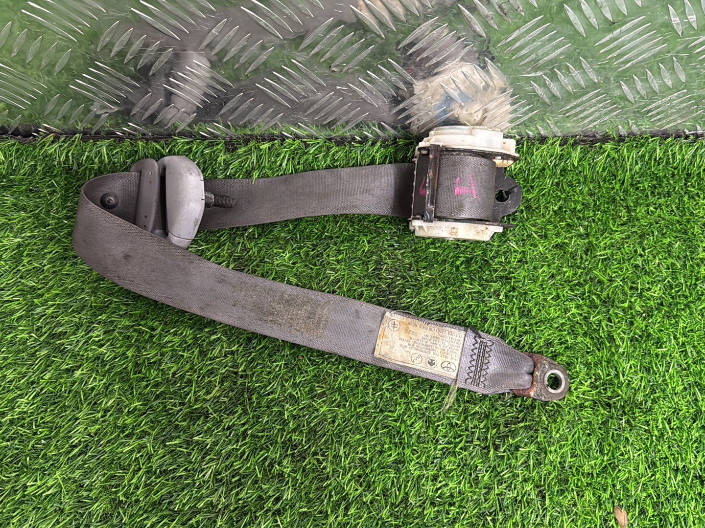 1996 - 2002 Toyota Land Cruiser Prado Left Rear Seat Belt TK-AB0-F1302